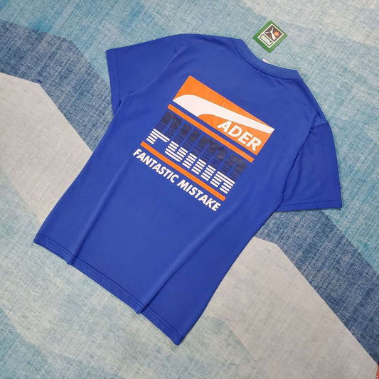 T-Shirt Puma con logo sul petto e stampa sulla schiena