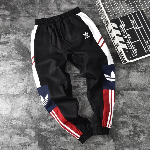 Pantalone Adidas con bande laterali