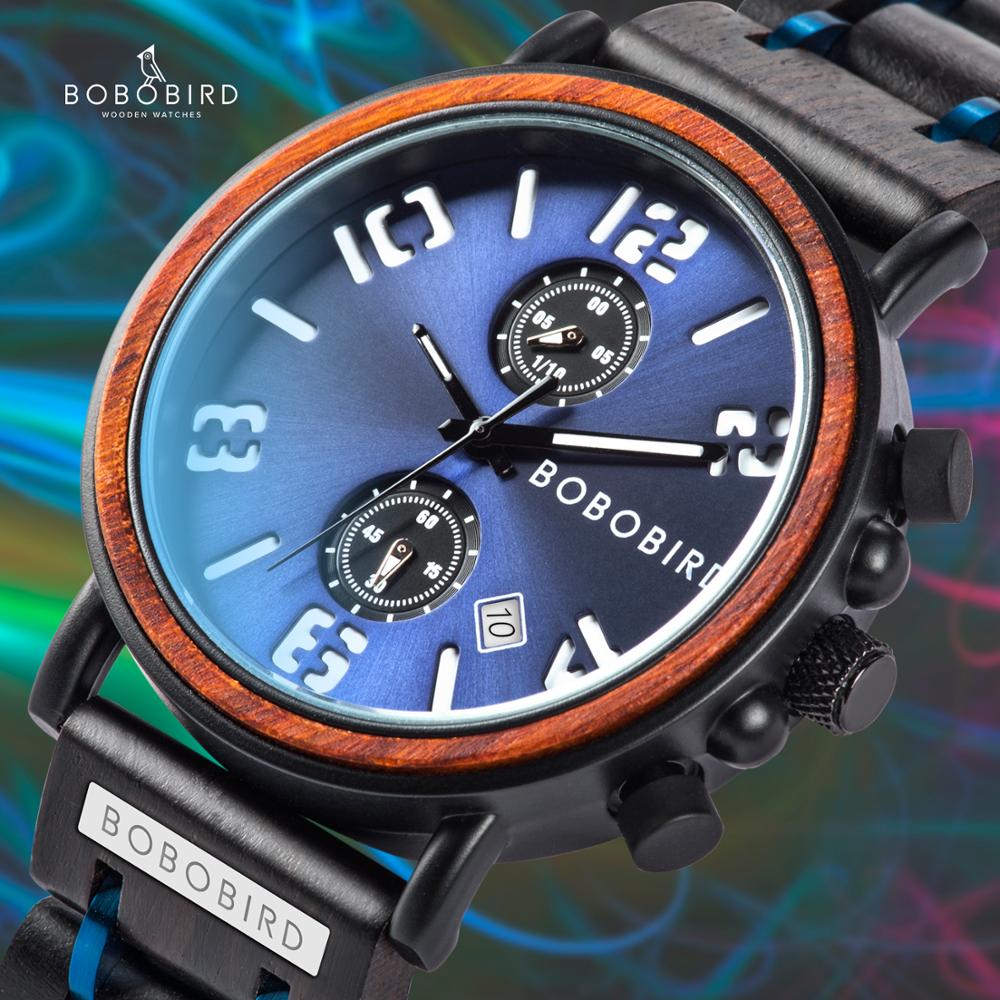 Orologio in legno con sfondo lucido