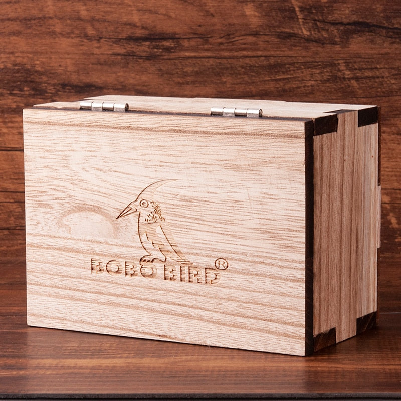 Orologio in legno con ingranaggi a vista