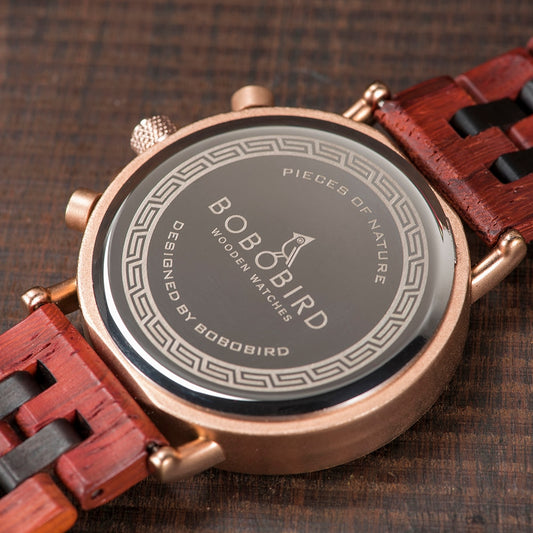 Orologio in acciaio e legno con dettagli bicolore