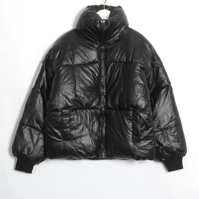 Bomber lucido con copertura al collo alta