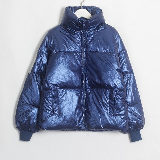 Bomber lucido con copertura al collo alta