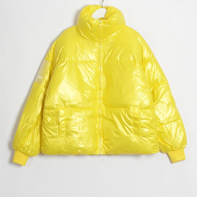 Bomber lucido con copertura al collo alta