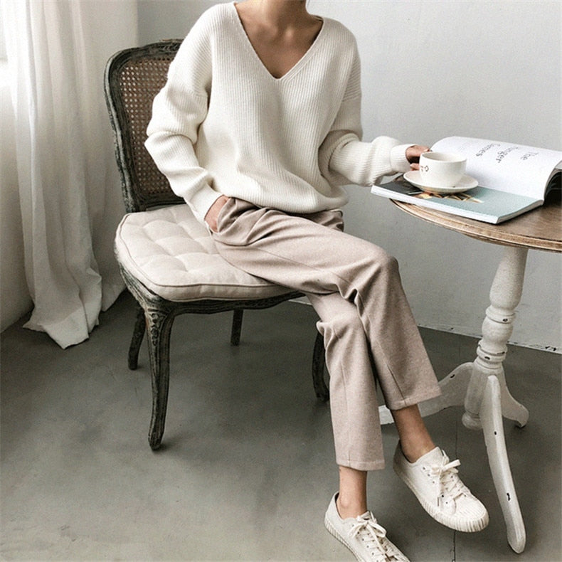 Maglioncino a manica lunga oversize con scollo ampio a V
