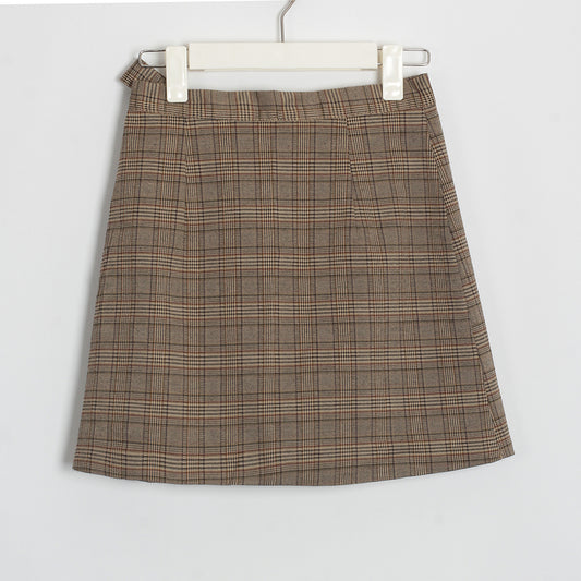 Gonna scozzese con bottoni e fiocco frontale