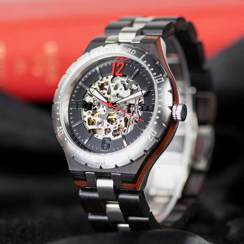 Orologio in legno e acciaio con ingranaggi a vista