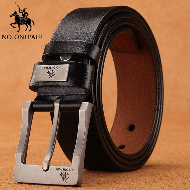 Cintura marrone elegante con chiusura ampia