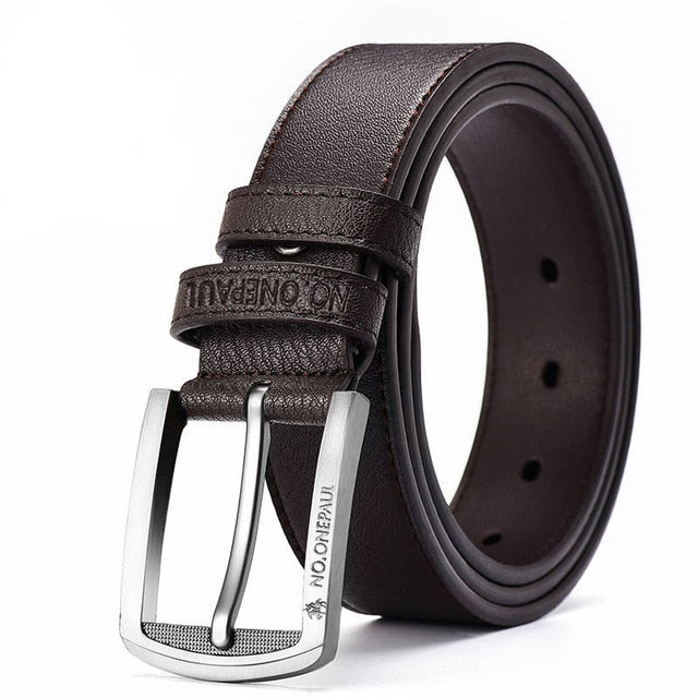 Cintura marrone elegante con chiusura ampia
