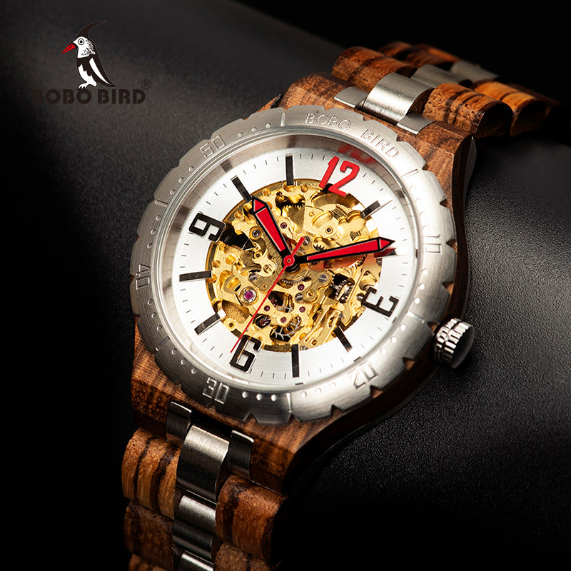 Orologio in legno e acciaio con ingranaggi a vista nel centro