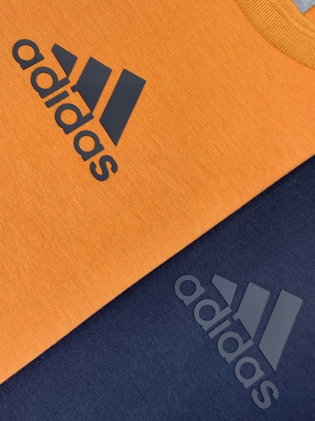 Maglione Adidas con Logo Centrale e Zip in Vita
