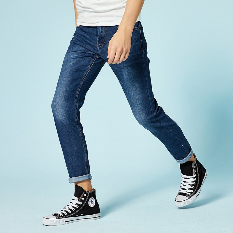 Jeans Slim Fit con risvoltino e chiusura a zip