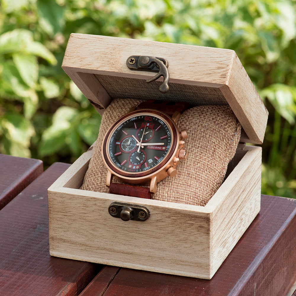 Orologio in acciaio e legno con dettagli bicolore